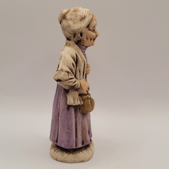 Vintage Hand Painted Ceramic Old Lady Woman Grandma Figurine Signed by Artist - Picture 6 of 11